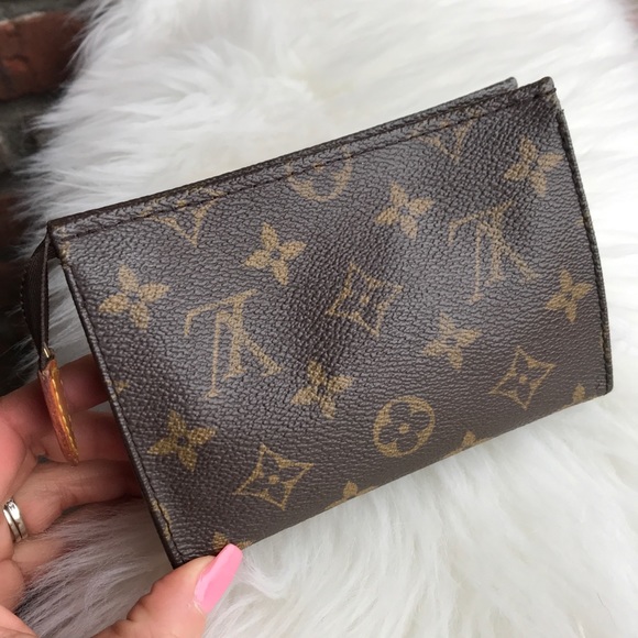 Louis Vuitton Handbags - Louis Vuitton Toiletry Pouch 15 Monogram